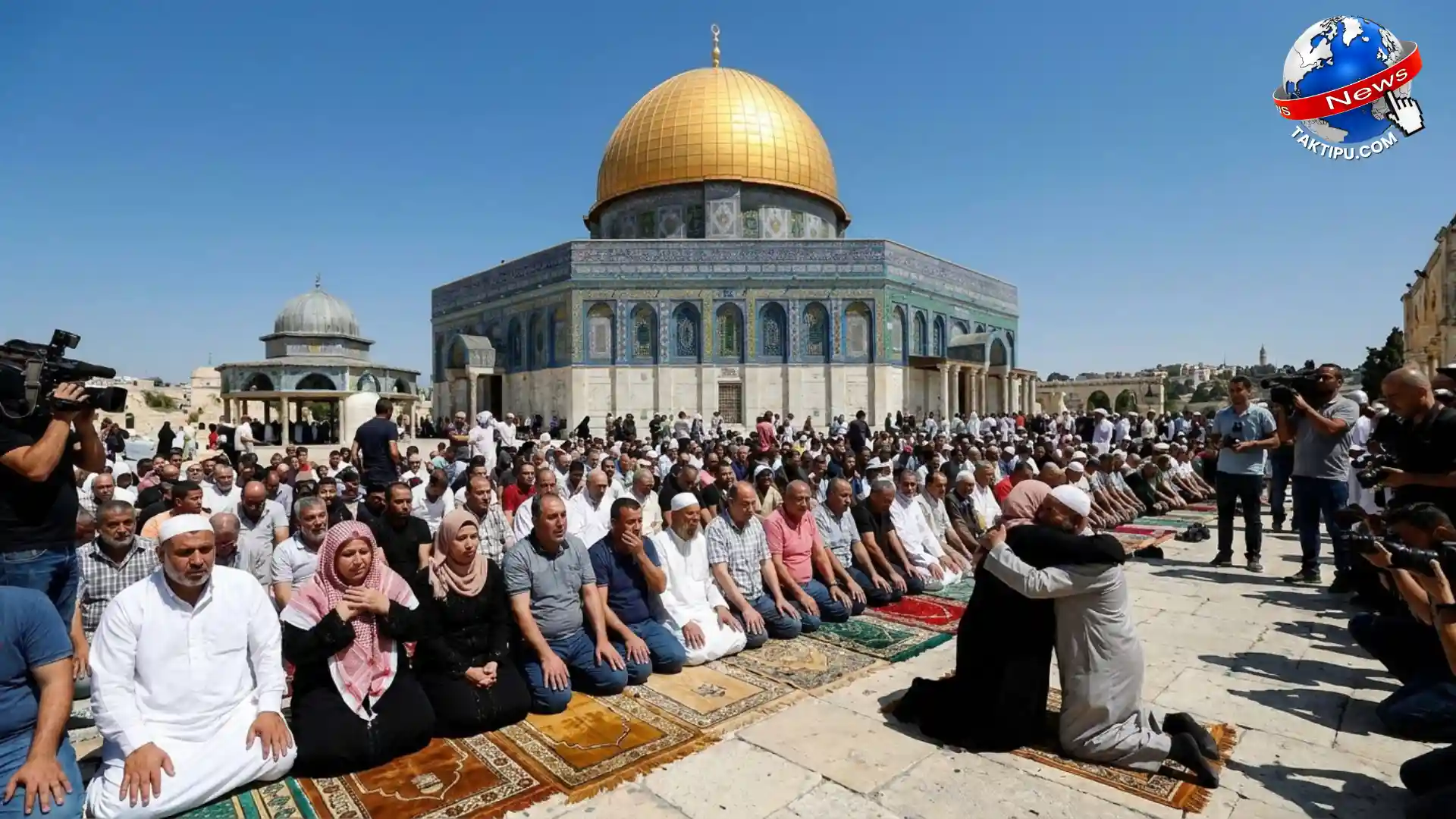 Gambar foto realistik kawasan pekarangan Kubah Al-Sakhrah yang terkesan akibat insiden penceroboh Masjid al Aqsa oleh peneroka zionis.